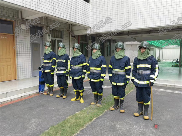 10.应急与消防培训演习.jpg
